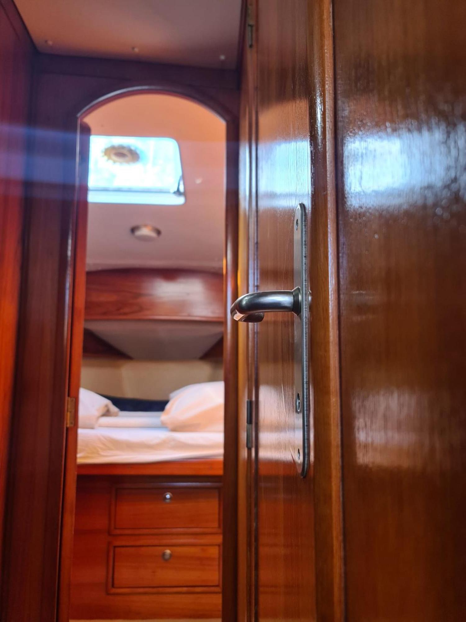 Coriandre 2 - Dormir Sur Un Grand Voilier 9 Personnes By Nuits Au Port Ла-Рошель Екстер'єр фото